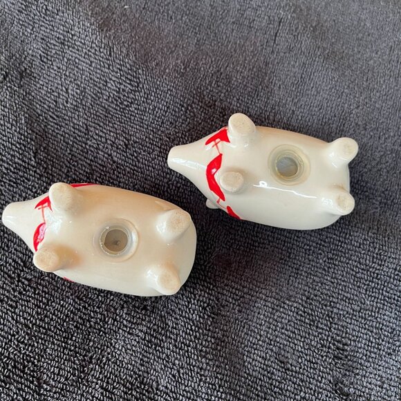 Vintage Pier 1 Pig Salt & Pepper Shakers Wearing Red Checkered Scarves - Picture 5 of 7